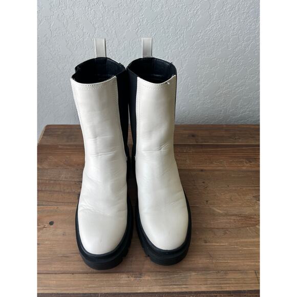 ShuShop Women's Off White Lug Sole Bootie Size 7.5 NEW - Picture 1 of 11